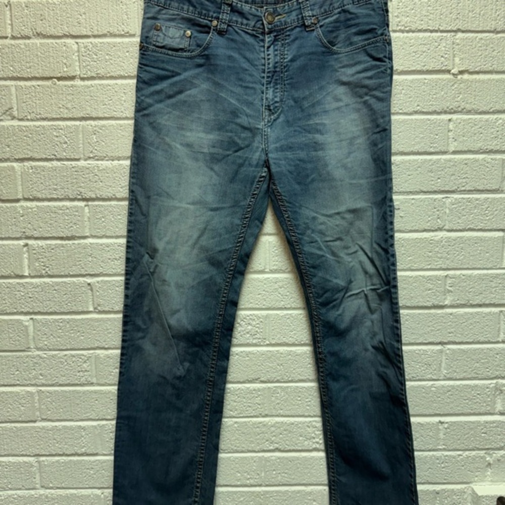 Burberry Blue Slim Jeans with Vintage-Inspired Fade